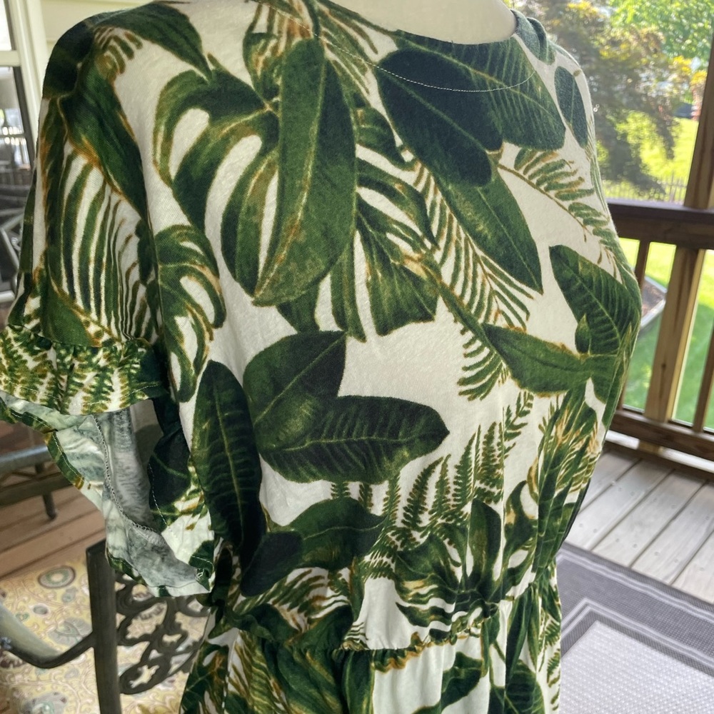 H&M leaf patterned dress - Picture 3 of 6